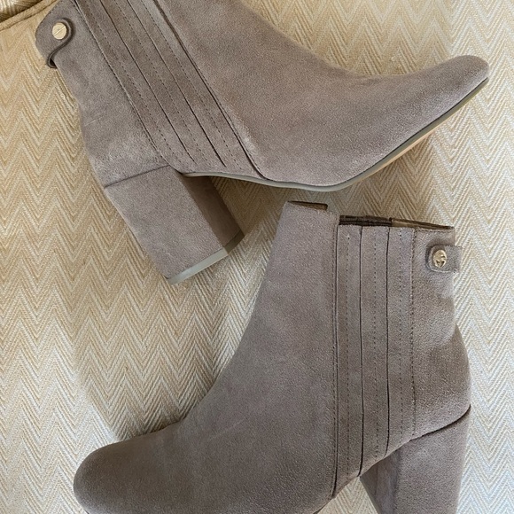 Zara Shoes - Zara Gray Suede Boots (Size: 38/ US 7.5)